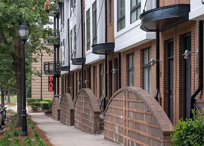Uptown Gem Spacious Condo With Parking-Wifi-10 Min Walk To Spectrum Center