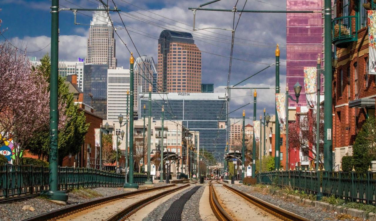 Uptown Gem Spacious With Parking-wifi-10 Min Walk To Spectrum Center Appartamento Charlotte