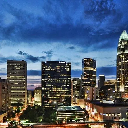 Uptown Gem Spacious Condo With Parking-Wifi-10 Min Walk To Spectrum Center Charlotte Exterior photo